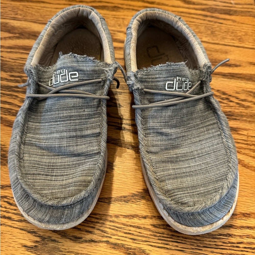 Boys Hey Dude size 5 youth gray